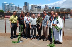 The governor joined Kamehameha Schools officials for the Keauhou Lane groundbreaking, a 209-unit rental project.