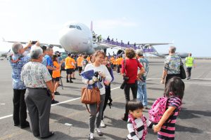 Hawaiian Air travelers arrive at the Ellison Onizuka Kona International Airport after re-opening of Federal Inspection Service.