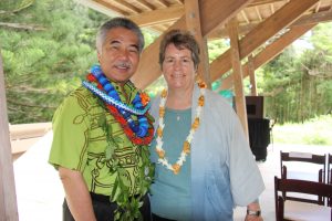 Gov. Ige and DLNR director Suzanne Case at the Hawai'i Nature Center.