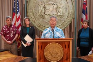 Governor Ige with UH President David Lassner, Attorney General Clare Connors and DLNR Chair Suzanne Case at news conference.