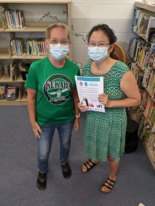 ‘Ohana Readers advocates in Kekaha: Waimea Public Library branch manager Michelle Young (left) and preschool teacher Penny Beisch.