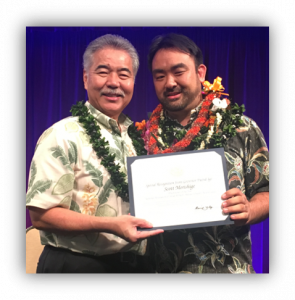 Governor Ige with state homelessness coordinator Scott Morishige, who recently was honored for his leadership by the Hawai‘i chapter of Mental Health America.